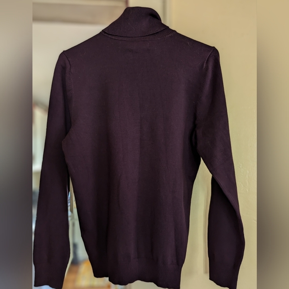 Women's Ribbed Turtle Neck Sweater - Picture 4 of 6